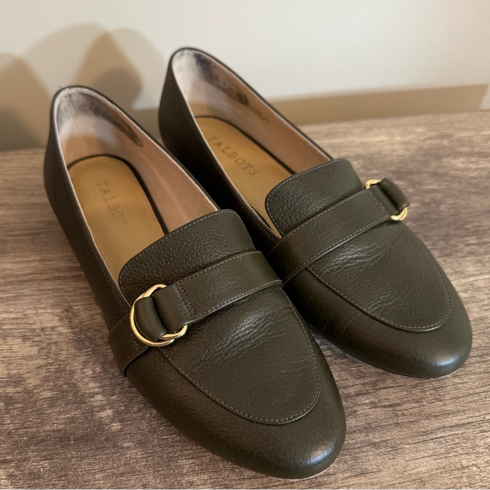 Talbots Dark Green Leather Slip On Loafer Shoes Women’s Sz 9 Gold Accent Office